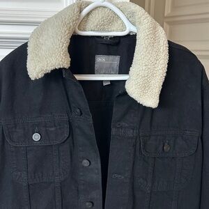 Men’s ASOS Black Denim Jacket with Cream Sherpa Collar - Vintage Small